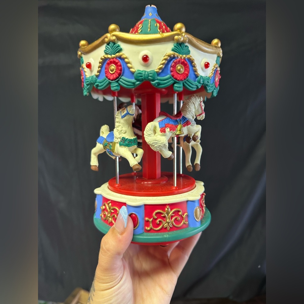 Vtg | Holiday Carousel